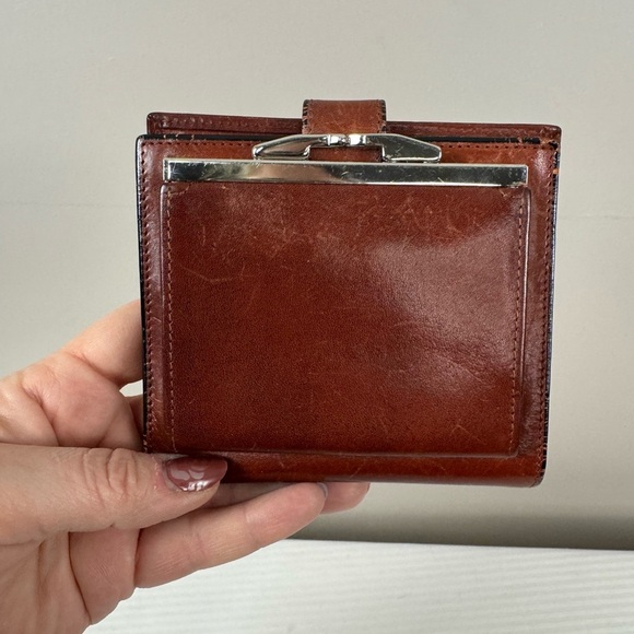Vintage Bosca women’s epi leather wallet reddish brown burgundy change purse.